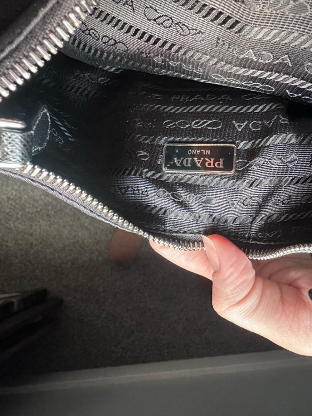 Prada Re-Edition 2005 Re-Nylon bag - Picture 6 of 13